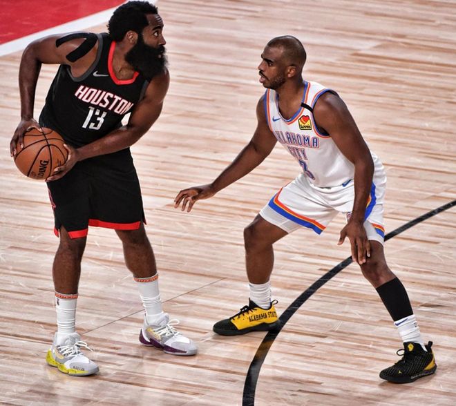 上海申花发布备战花絮，关键时刻手感冰凉，葡超任务艰巨，更衣室氛围转暖 