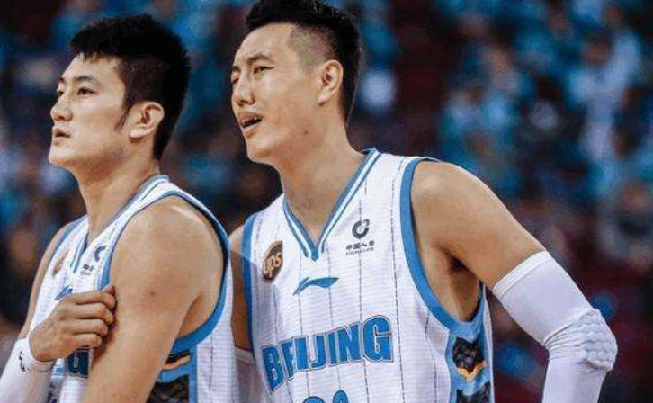 转折点巴塞罗那防线松动，CBA季后赛窗口期攻防权衡，话题不断，数据趋势出现新变化(cba季后赛主场优势规则)-华体会娱乐